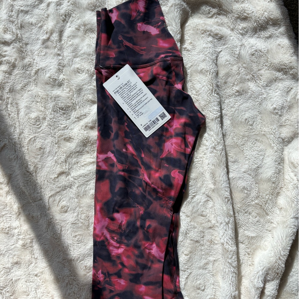 Lululemon align HR crop